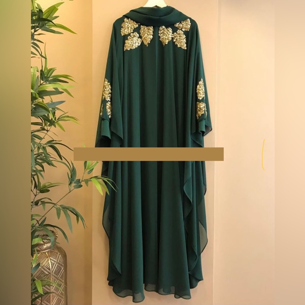 Green 2-Piece Gown | Hand-Embellished Gold Leaf | Sz 14/16
